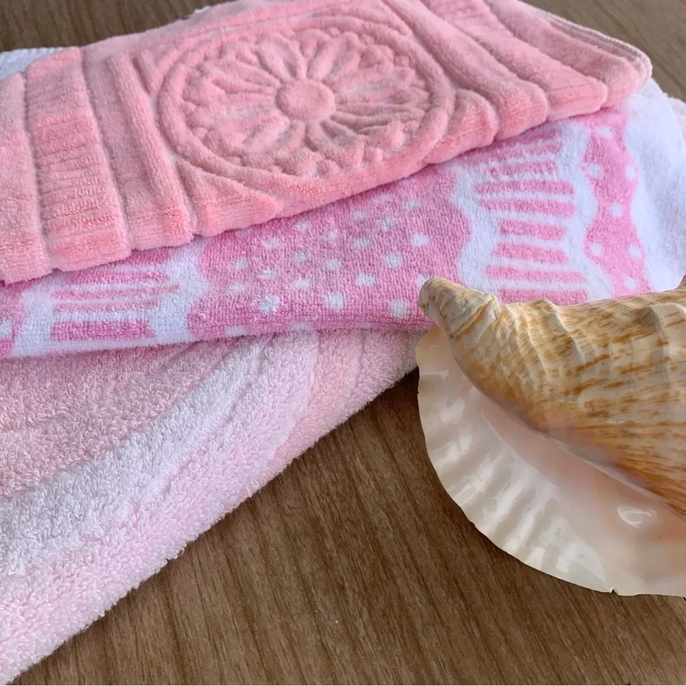 Vintage Pink And White Hand Towels Lot Of 3 For Kitchen Or Bathroom Different Sz